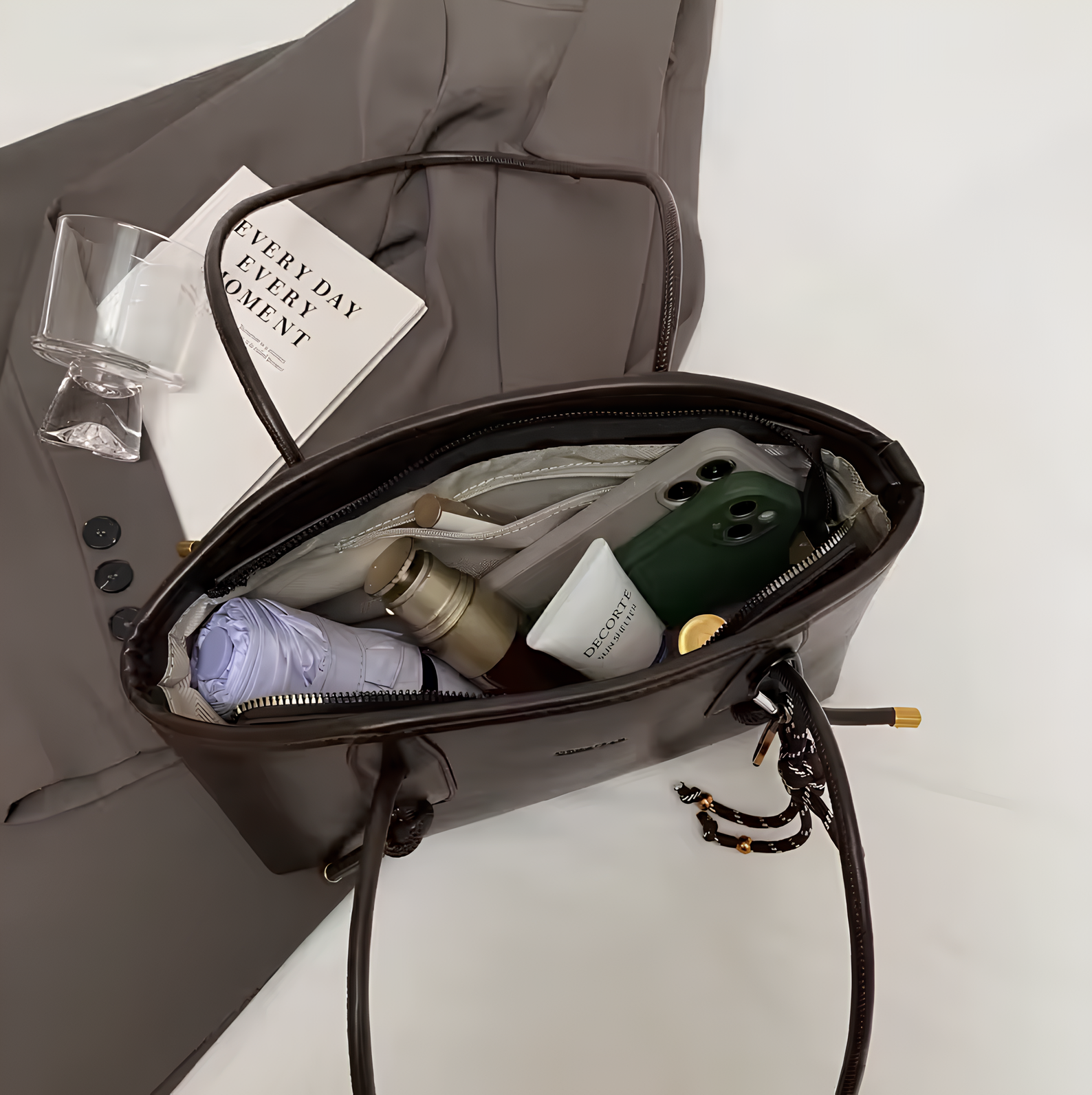 DRAWSTRING LEATHER BAG